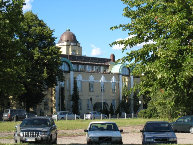 Pronssin ruskea katto