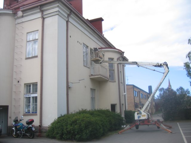 Restaurointiartesaani Tero M&auml;kel&auml;.