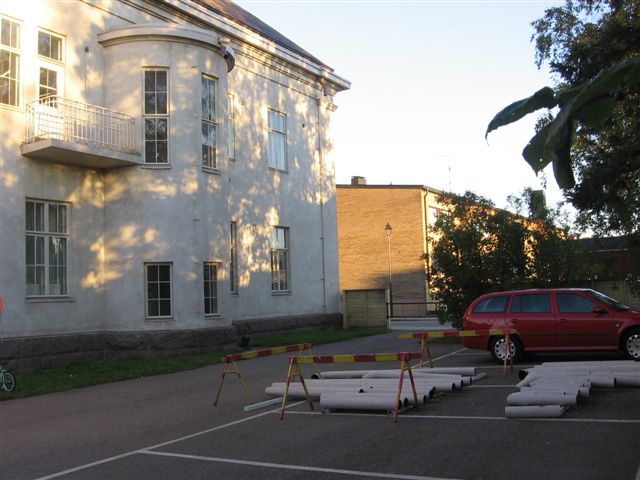 Sy&ouml;ksytorvia ei ole kiinnitetty takaisin viel&auml; syyskuun puoliv&auml;liink&auml;&auml;n menness&auml;.