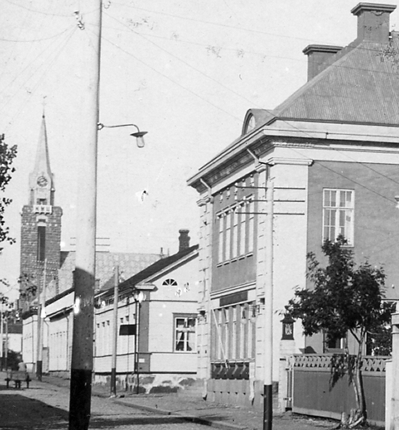 Aurinkoinen iltap&auml;iv&auml; 1925