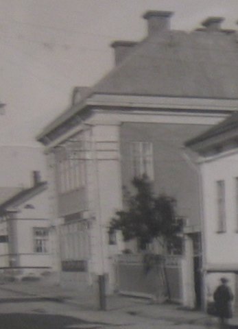 ../valokuvat/ohjeeseen/kirkkokadun_aita.jpg